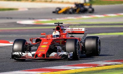 Steam Deck与各掌机对比图 比Switch大上一块